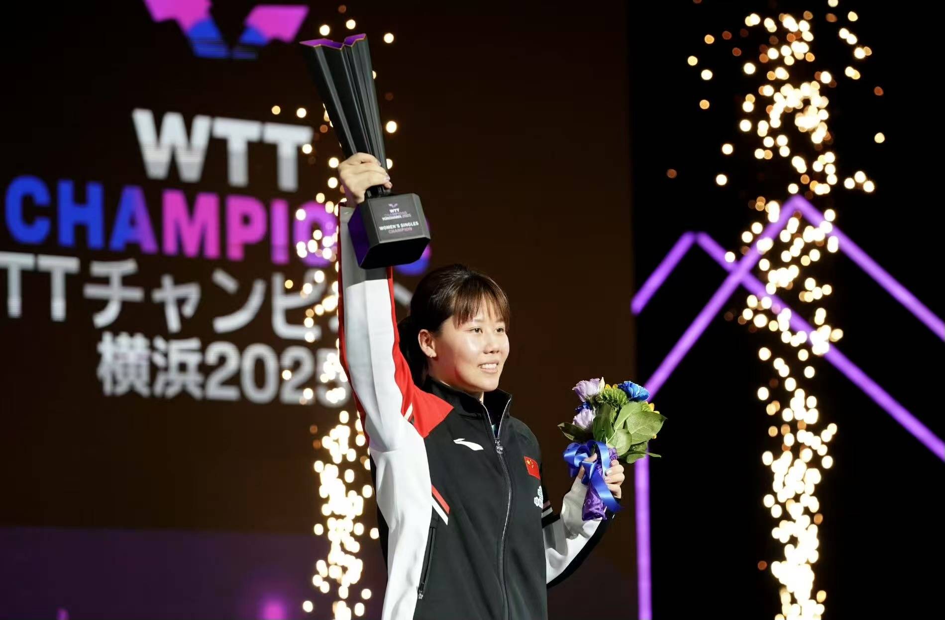 关于球员表现靓丽，赢得赛季MVP荣誉殊荣的信息