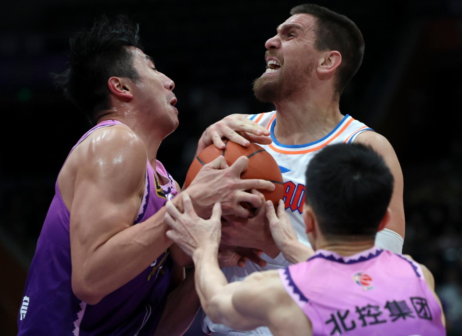 外援单场砍下+，帮助球队反超对手获胜