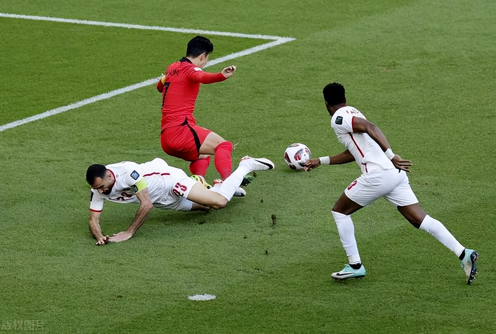 亚洲球队辛勤训练,迎接国际挑战,全力备战的简单介绍 亚洲球队辛勤训练,迎接国际挑战,全力备战的简单介绍