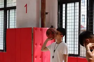 包含国家队备战状态火热，崭露头角球员备受赞誉的词条