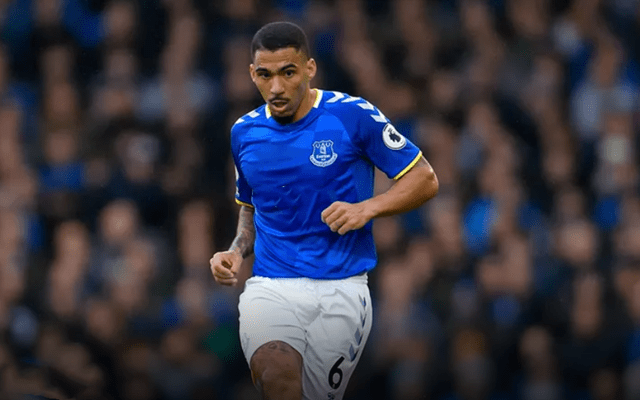 C7娱乐APP-阿斯顿维拉临危受命，主帅积极调整阵容(阿斯顿维拉阵型)